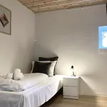 Apartman Five-bedroom House Located In *