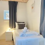 Five-bedroom House Located In Apartman *