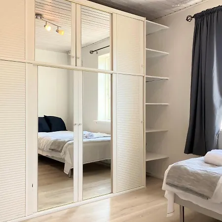 Five-bedroom House Located In * בורקופ