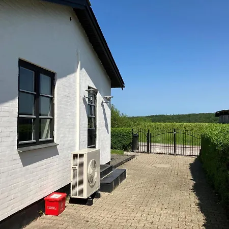 Apartmán Five-bedroom House Located In *