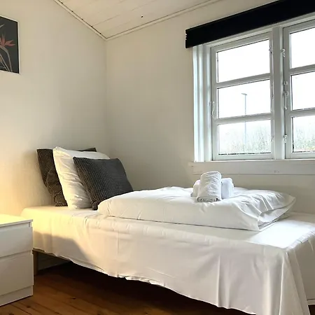 Five-bedroom House Located In Apartman *